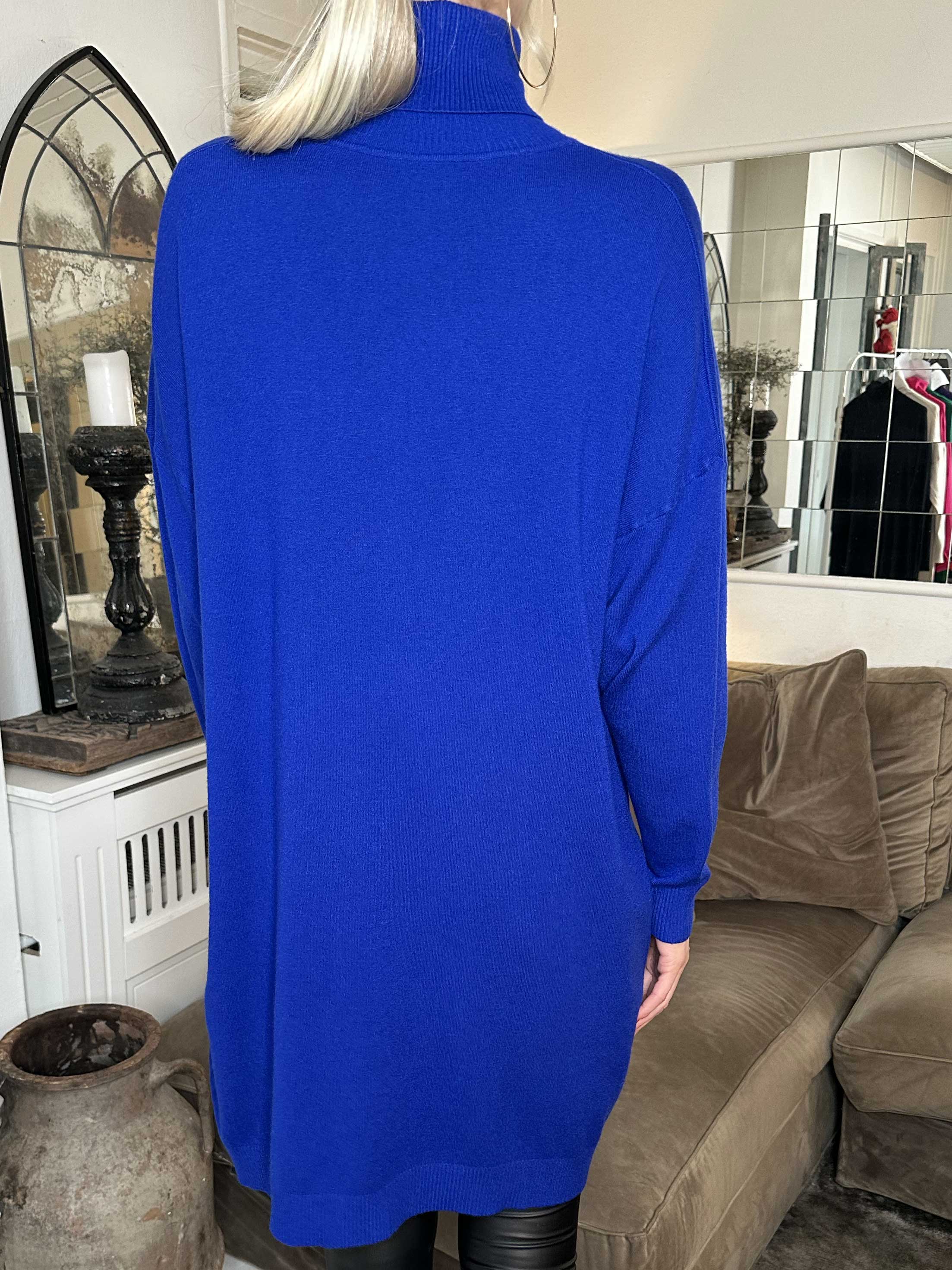 Elmira - Mycket mjuk stickad klänning i elastiskt tyg